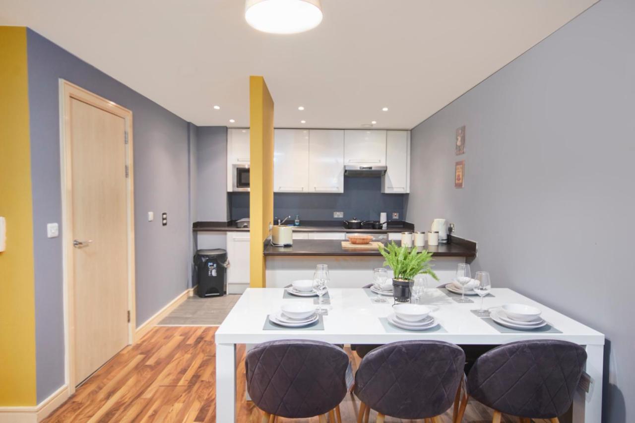 Stylish Manchester Gem - Sleeps 10! Екстер'єр фото