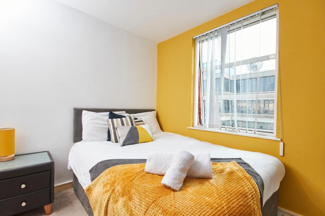 Stylish Manchester Gem - Sleeps 10! Екстер'єр фото