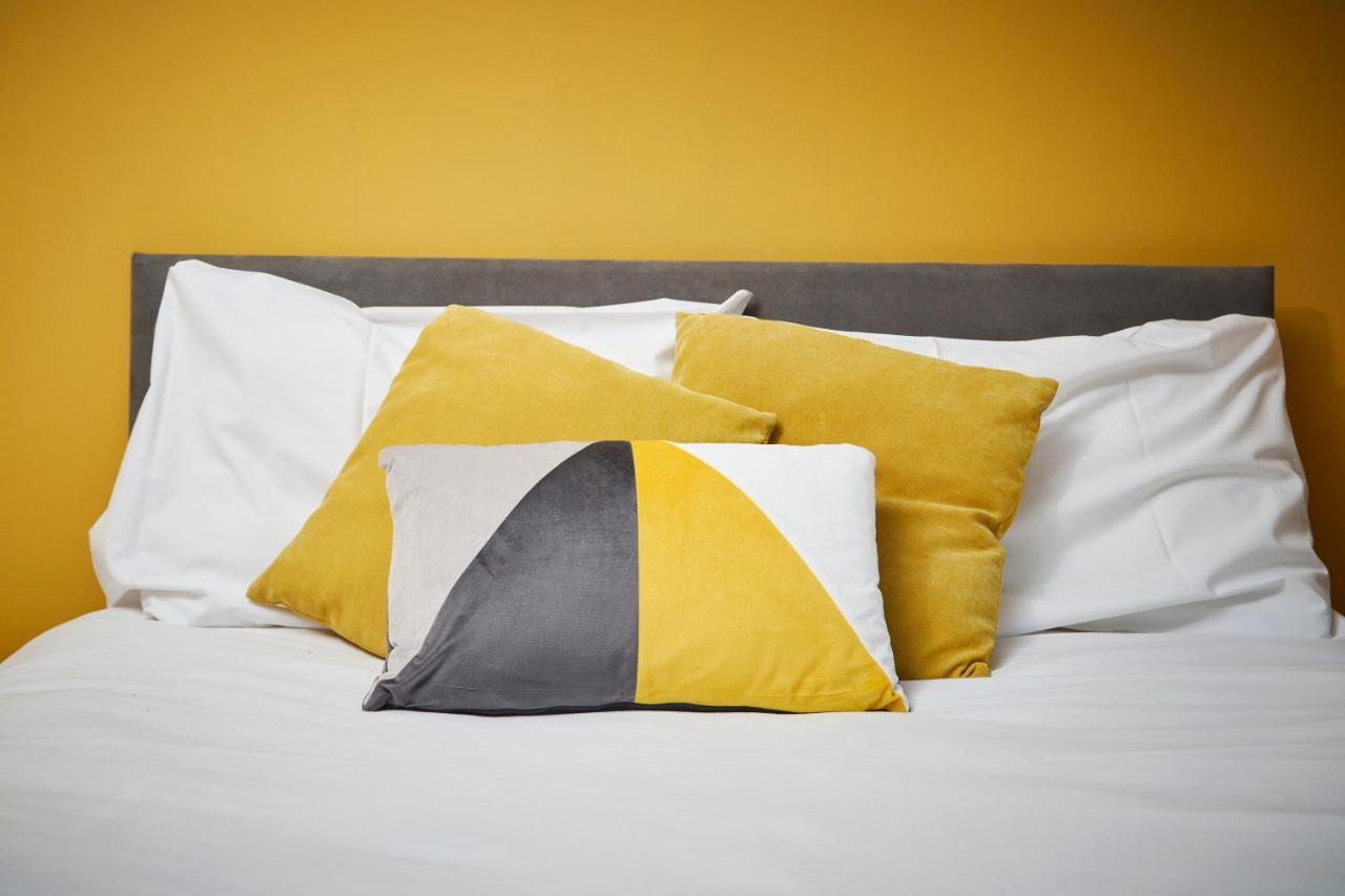 Stylish Manchester Gem - Sleeps 10! Екстер'єр фото