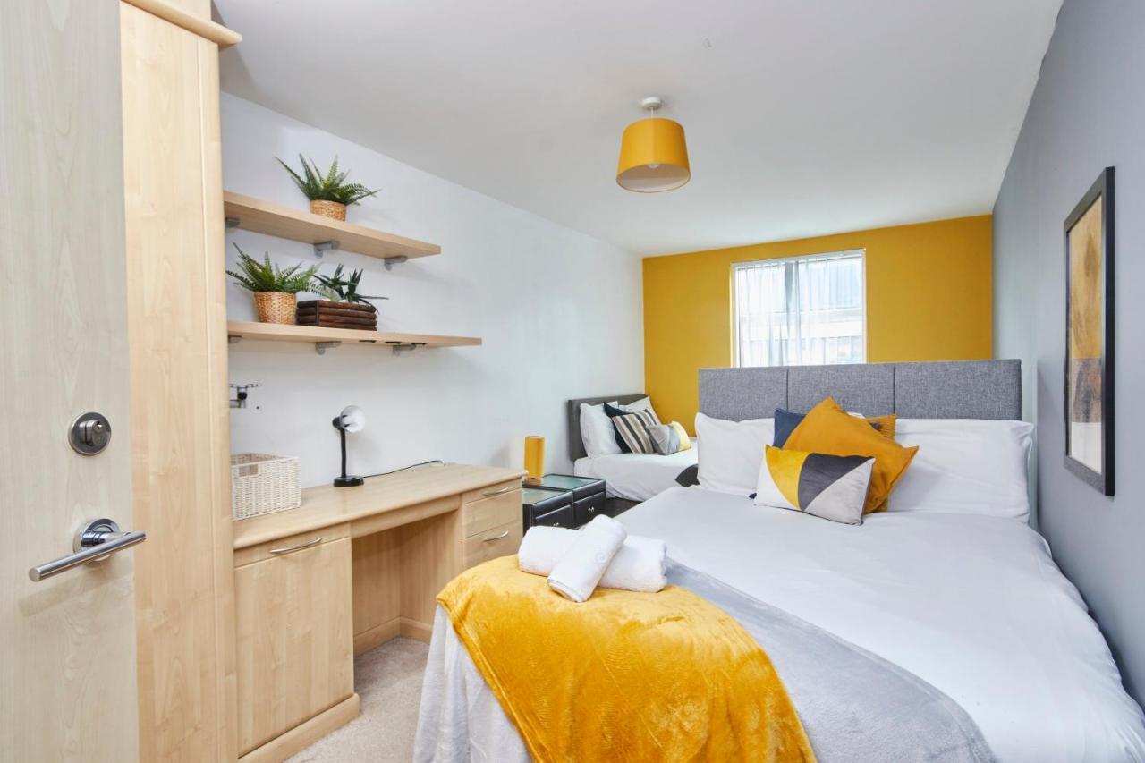 Stylish Manchester Gem - Sleeps 10! Екстер'єр фото