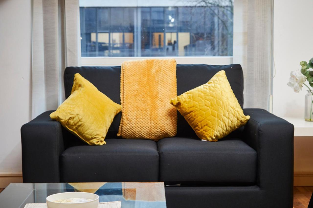 Stylish Manchester Gem - Sleeps 10! Екстер'єр фото