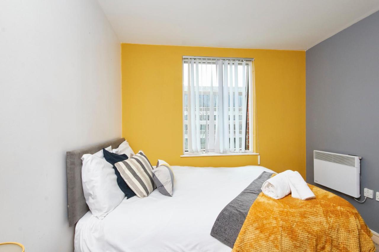 Stylish Manchester Gem - Sleeps 10! Екстер'єр фото