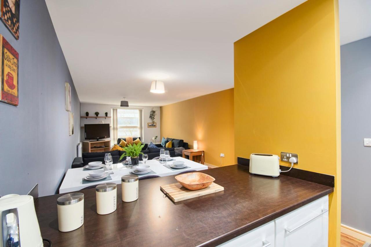 Stylish Manchester Gem - Sleeps 10! Екстер'єр фото